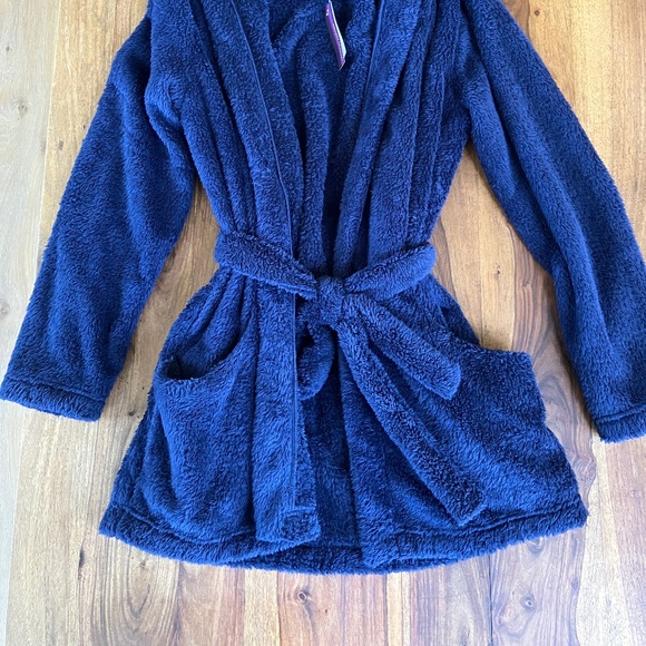 NWT! PRINCESS TAM-TAM Navy Sherpa Fleece Short Robe with Hood and Pockets - Picture 2 of 6